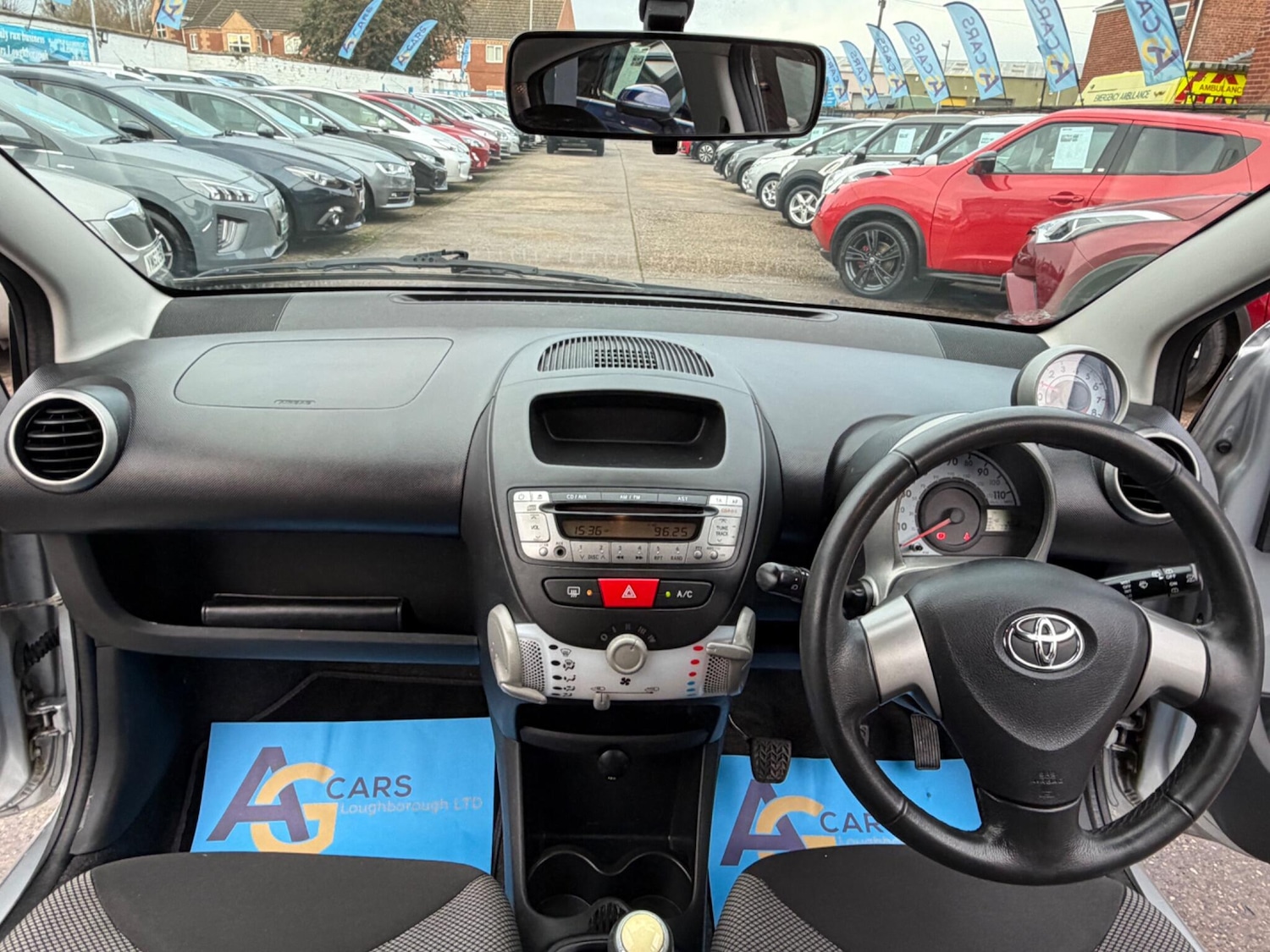 Used Toyota AYGO 2013 for sale - 77108837: Photo 2