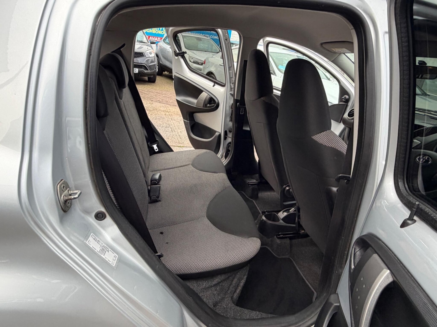 Used Toyota AYGO 2013 for sale - 77108837: Photo 27