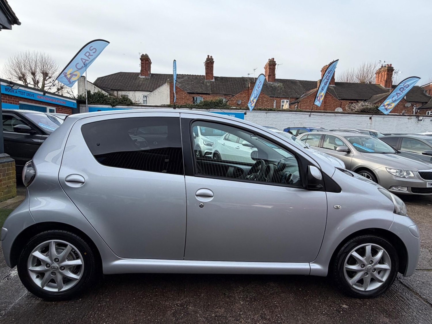 Used Toyota AYGO 2013 for sale - 77108837: Photo 33
