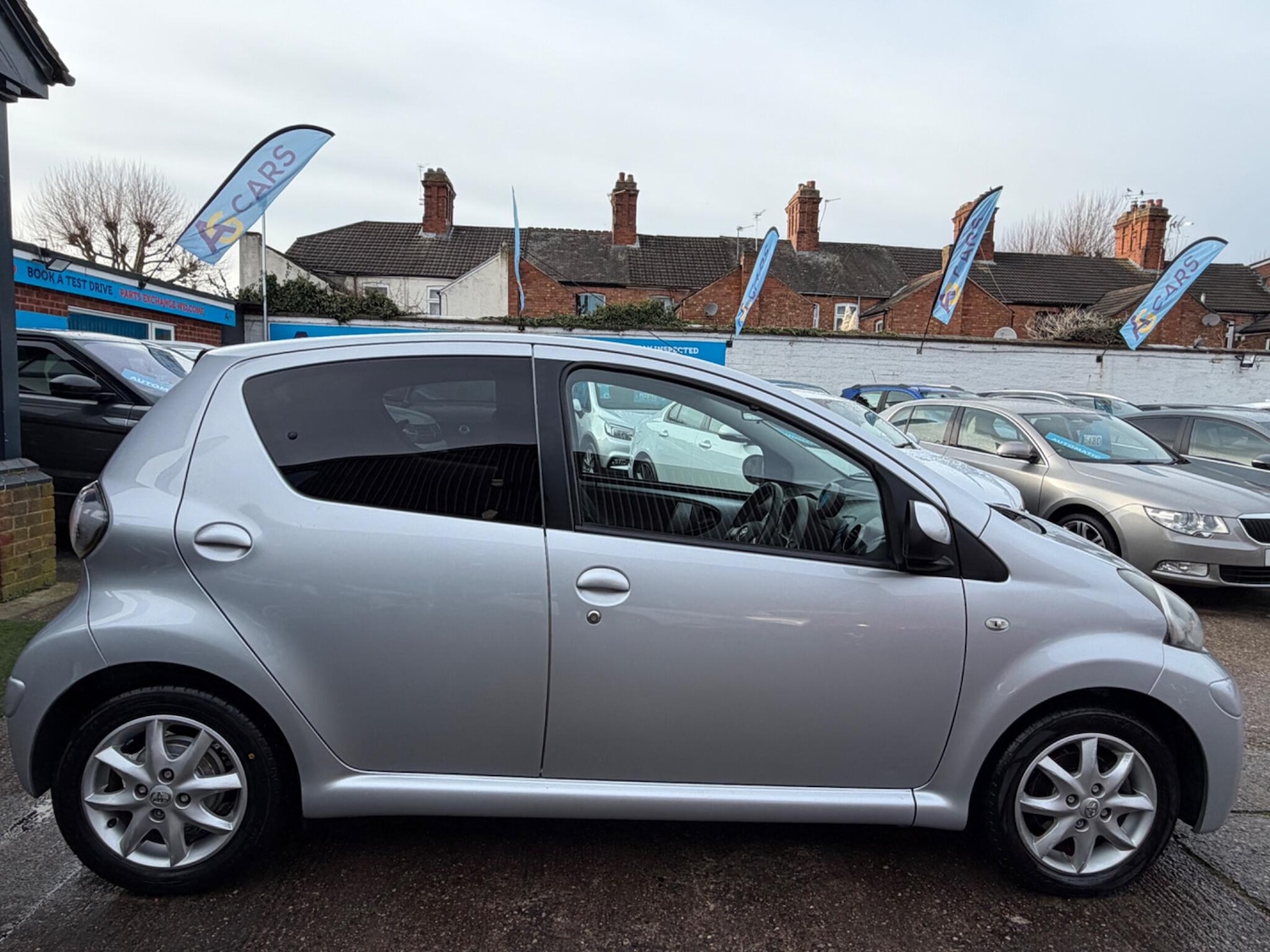 Used Toyota AYGO 2013 for sale - 77108837: Photo 39