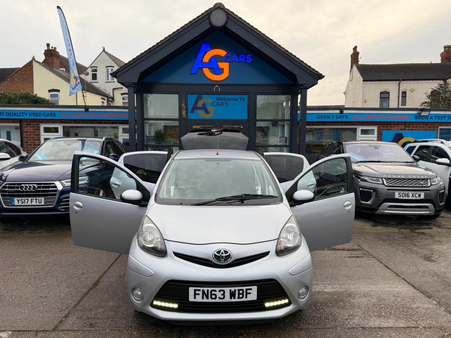 Used Toyota AYGO 2013 for sale - 77108837: Photo 49