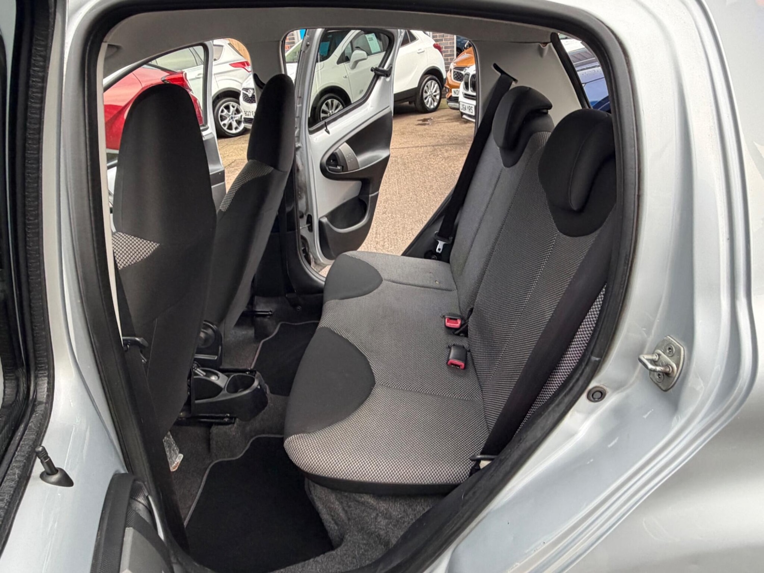 Used Toyota AYGO 2013 for sale - 77108837: Photo 5