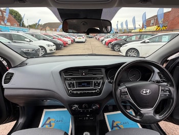 Used Hyundai i20 2016 for sale - 79576663: Photo