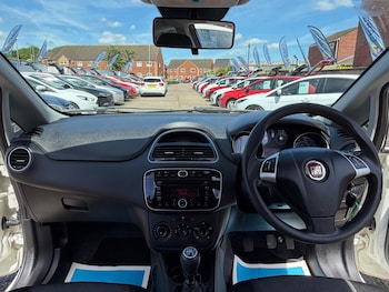 Used Fiat Punto 2015 for sale - 78676240: Photo