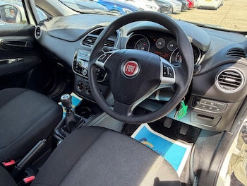 Used Fiat Punto 2015 for sale - 78676240: Photo