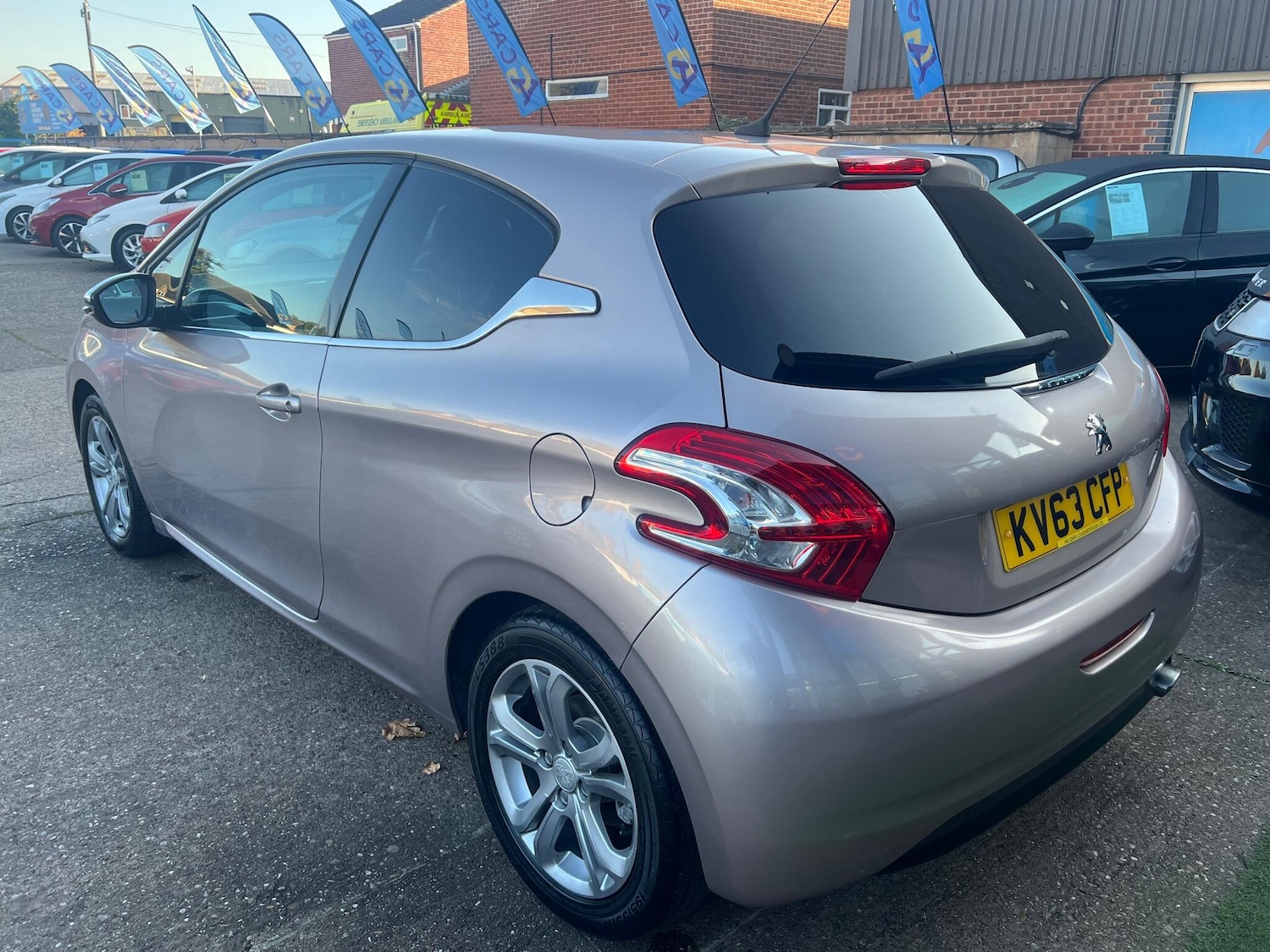 Used Peugeot 208 2013 for sale - 76073089: Photo 15