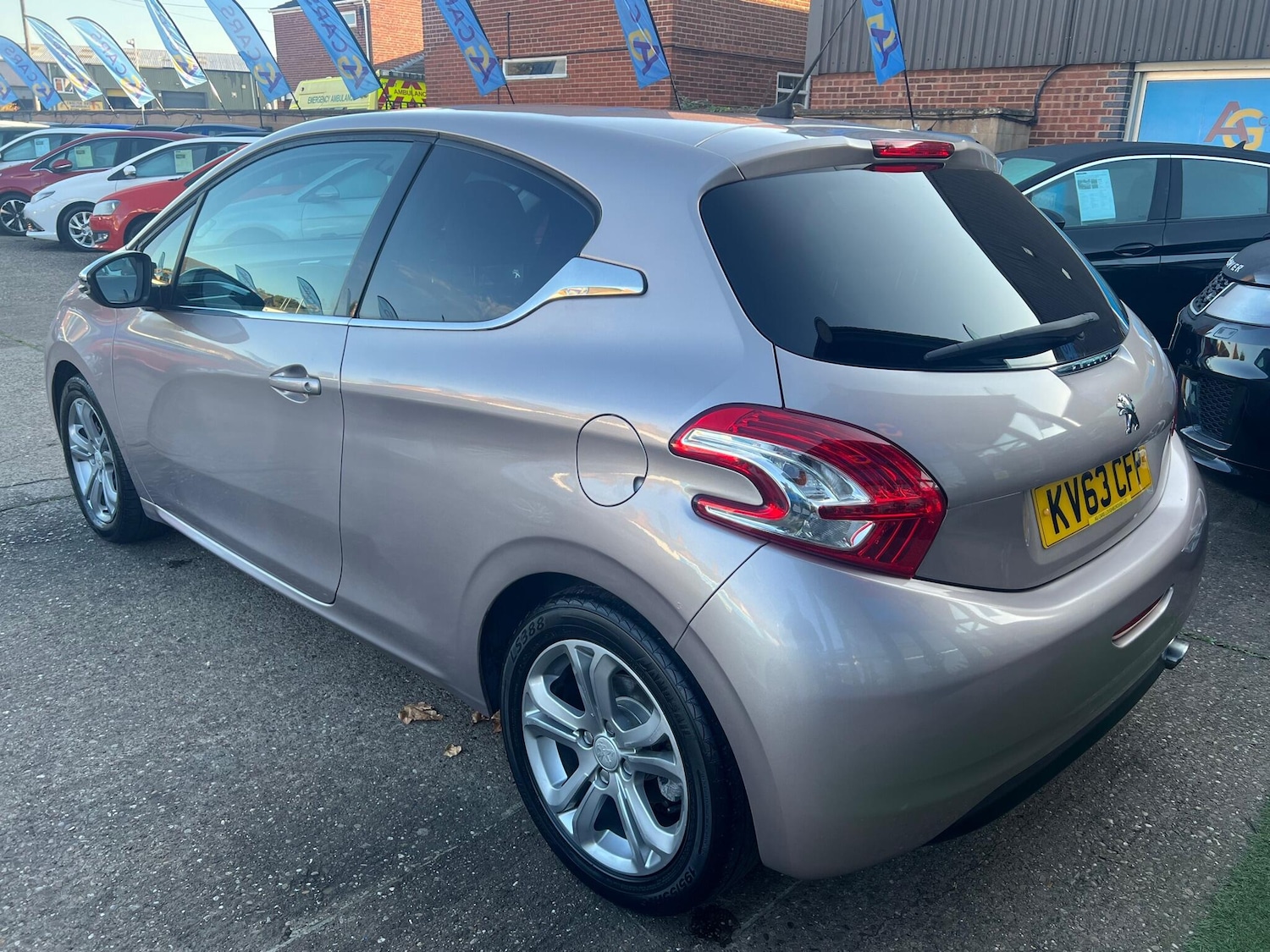 Used Peugeot 208 2013 for sale - 76073089: Photo 18