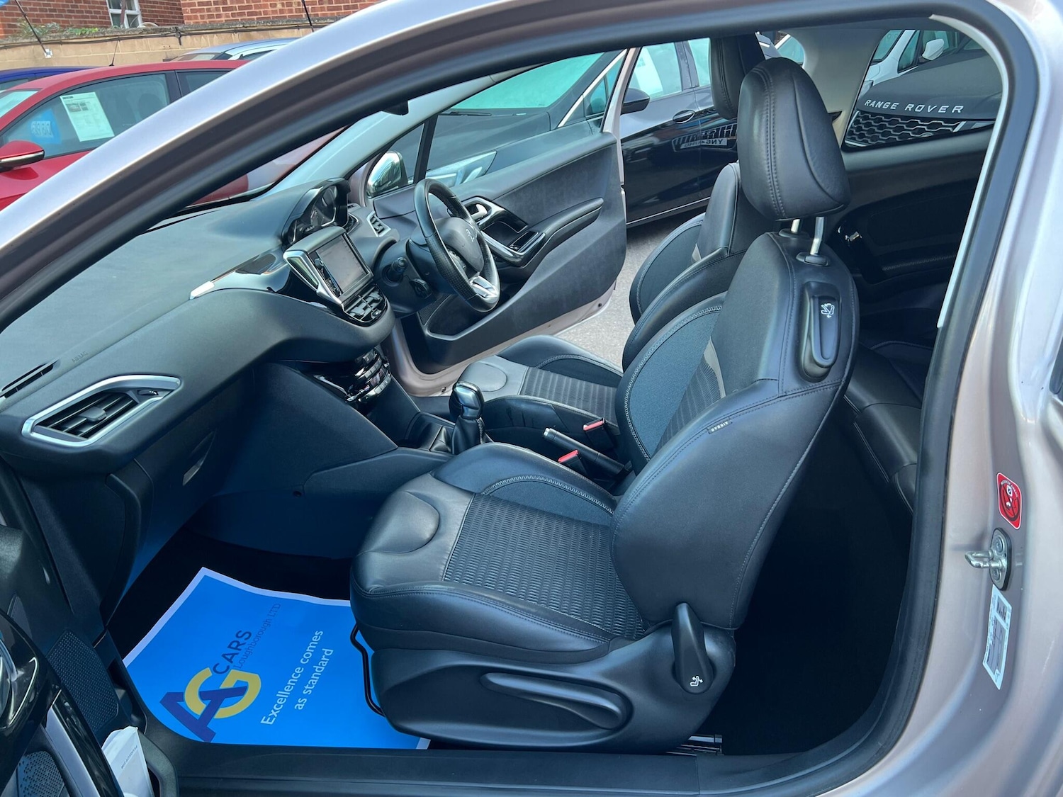 Used Peugeot 208 2013 for sale - 76073089: Photo 29