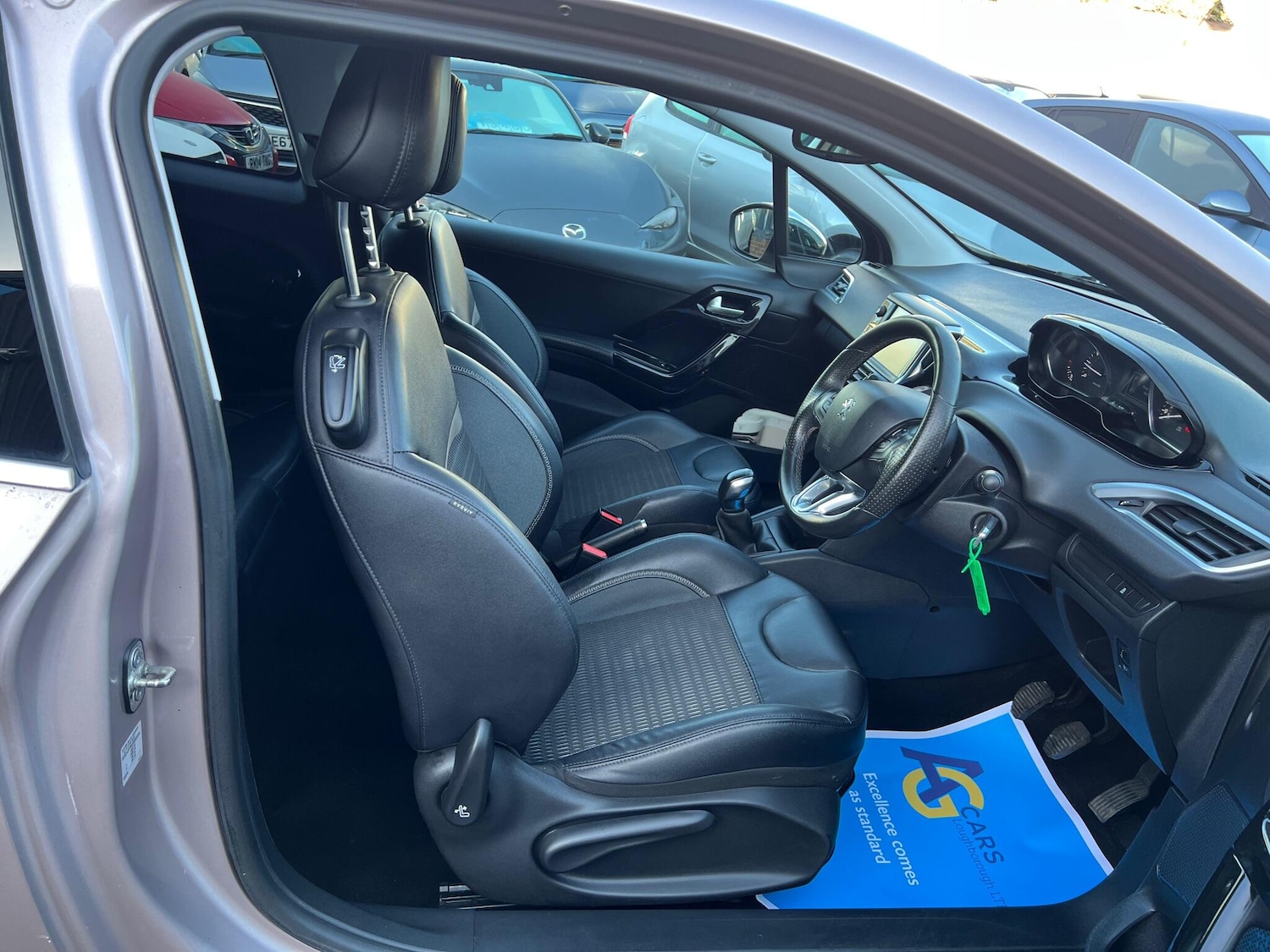 Used Peugeot 208 2013 for sale - 76073089: Photo 34