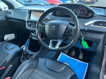 Used Peugeot 208 2013 for sale - 76073089: Photo 3