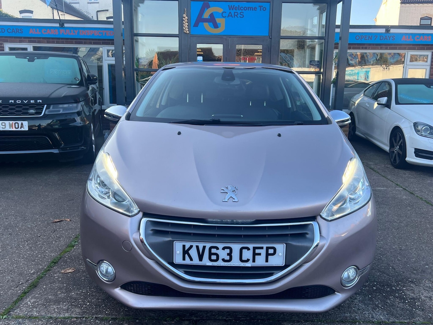 Used Peugeot 208 2013 for sale - 76073089: Photo 8