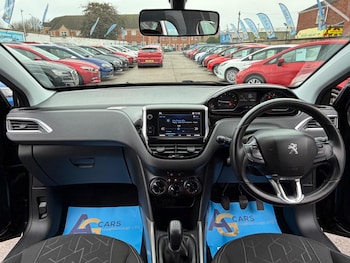 Used Peugeot 2008 2018 for sale - 77484038: Photo