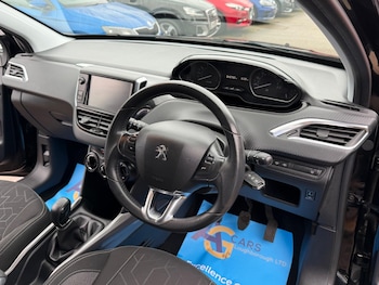 Used Peugeot 2008 2018 for sale - 77484038: Photo