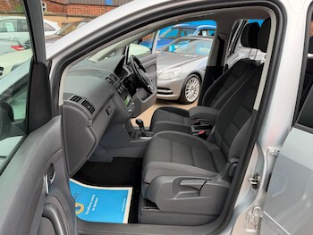 Used Volkswagen Touran 2012 for sale - 78404745: Photo