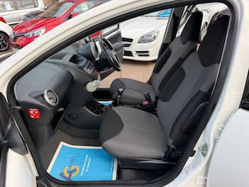 Used Toyota AYGO 2013 for sale - 79669198: Photo