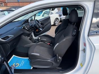 Used Peugeot 208 2015 for sale - 78527676: Photo