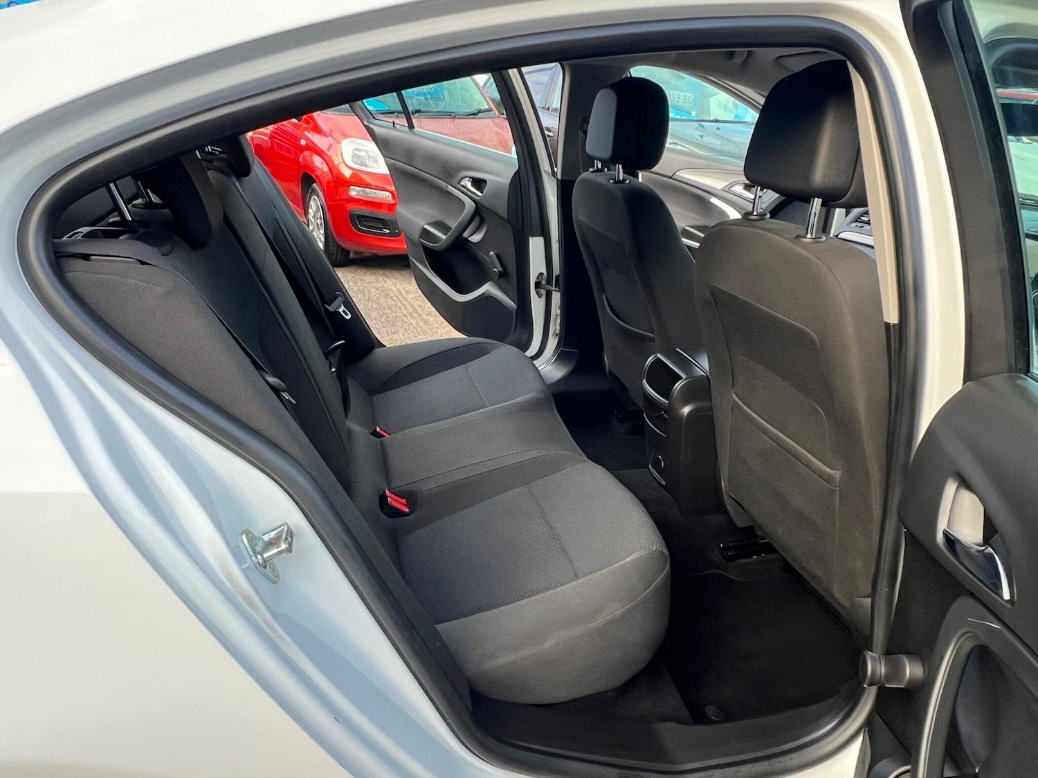 Used Vauxhall Insignia 2017 for sale - 77067318: Photo 30