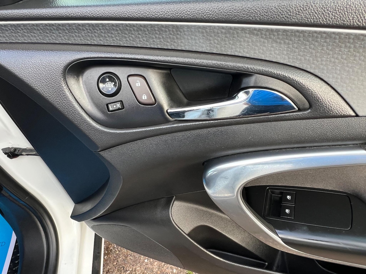 Used Vauxhall Insignia 2017 for sale - 77067318: Photo 32