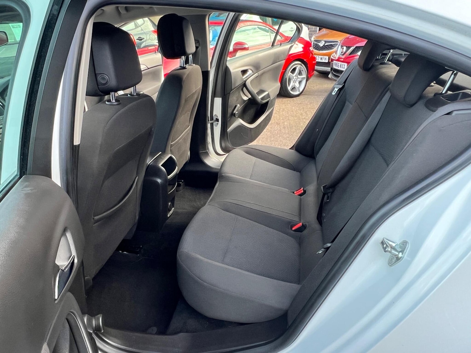 Used Vauxhall Insignia 2017 for sale - 77067318: Photo 5