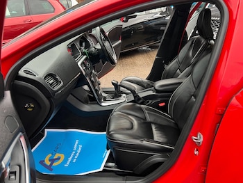 Used Volvo V40 2015 for sale - 76159158: Photo