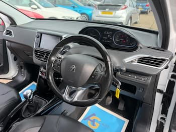Used Peugeot 2008 2016 for sale - 79726985: Photo