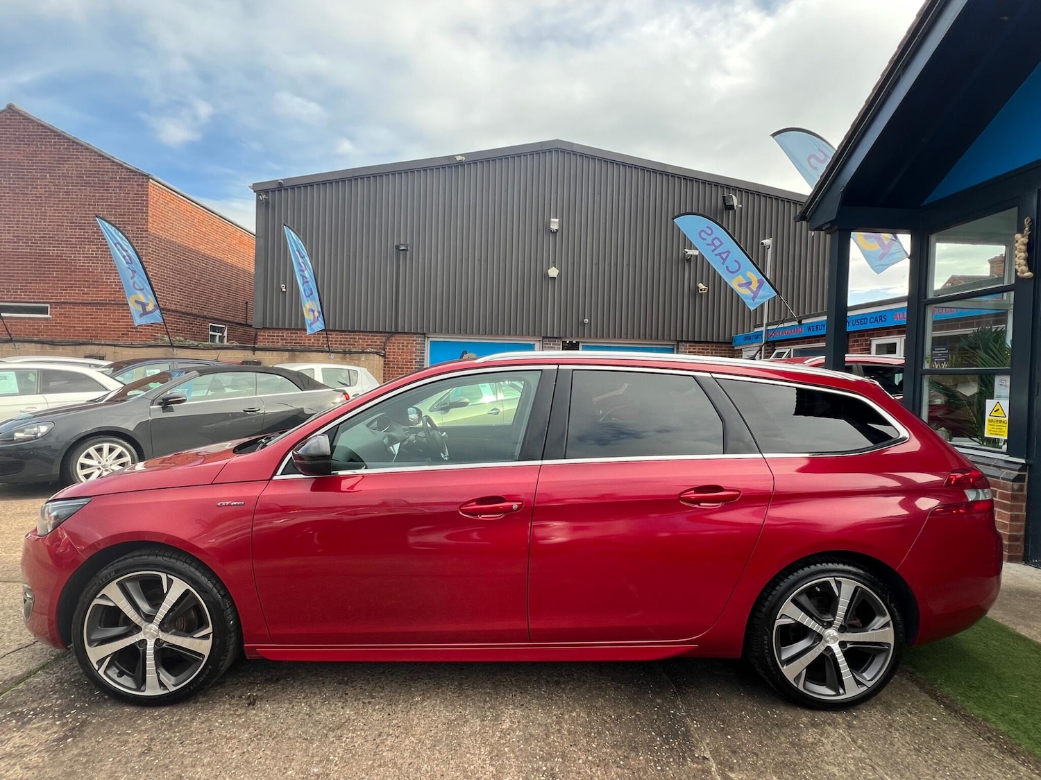 Used Peugeot 308 2017 for sale - 76994494: Photo 9