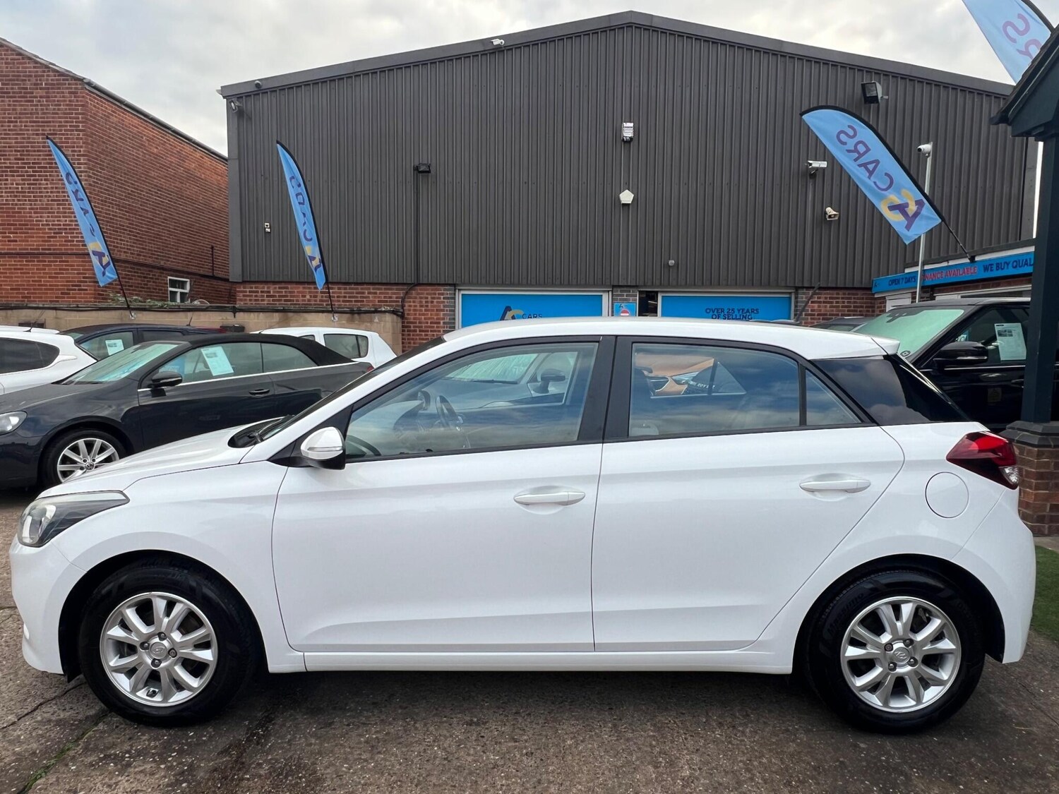 Used Hyundai i20 2016 for sale - 76270887: Photo 30