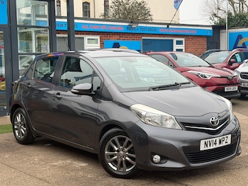 Used Toyota Yaris 2014 for sale - 77574377: Photo