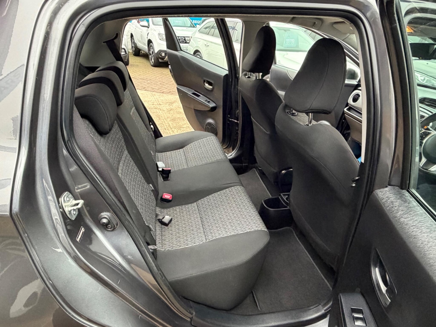 Used Toyota Yaris 2014 for sale - 77574377: Photo 29