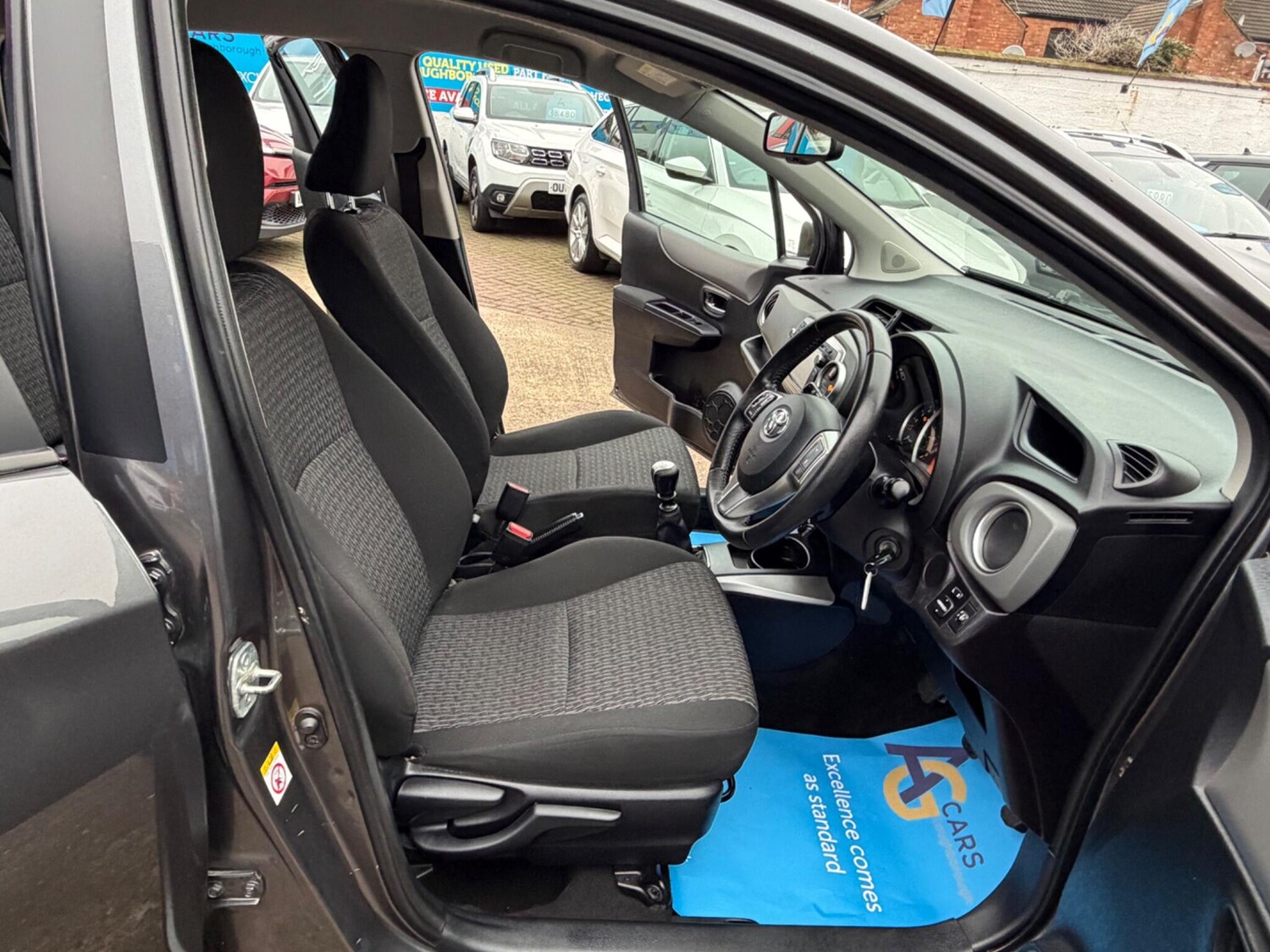 Used Toyota Yaris 2014 for sale - 77574377: Photo 30