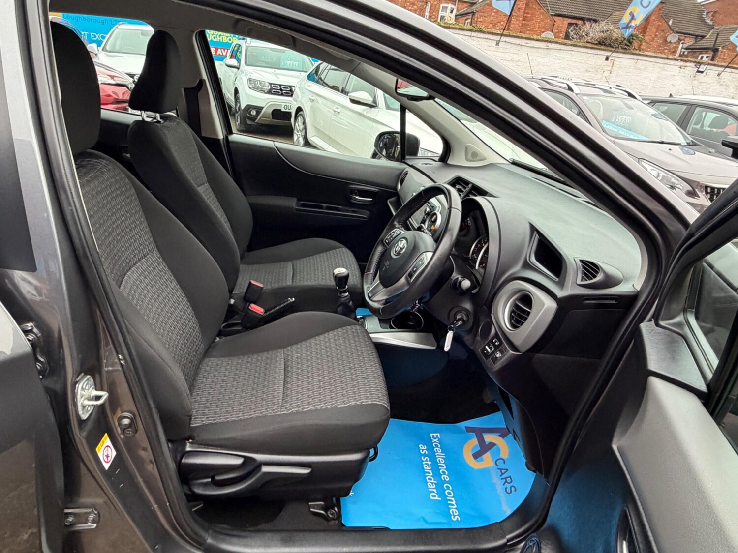 Used Toyota Yaris 2014 for sale - 77574377: Photo 38