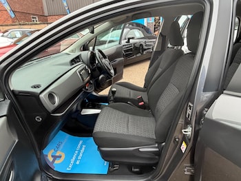 Used Toyota Yaris 2014 for sale - 77574377: Photo