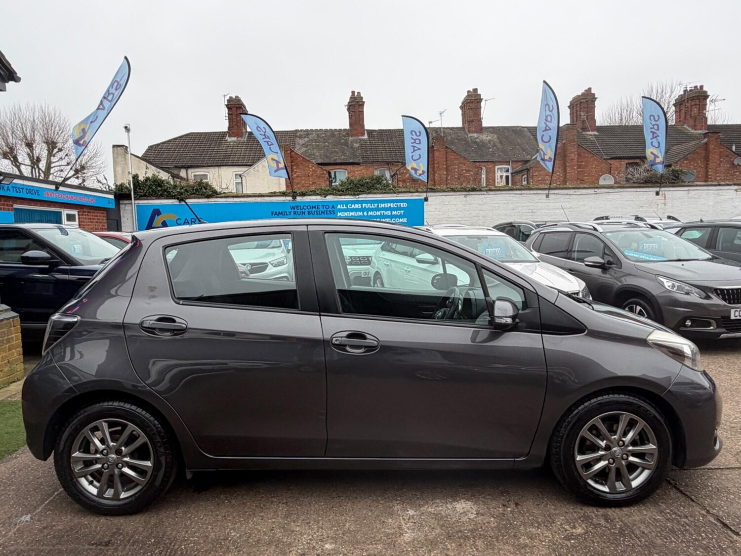 Used Toyota Yaris 2014 for sale - 77574377: Photo 52