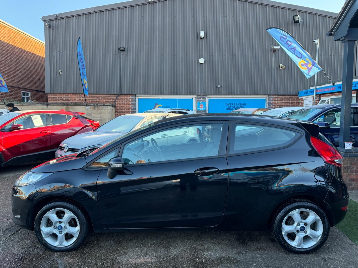 Used Ford Fiesta 2011 for sale - 77090953: Photo 30