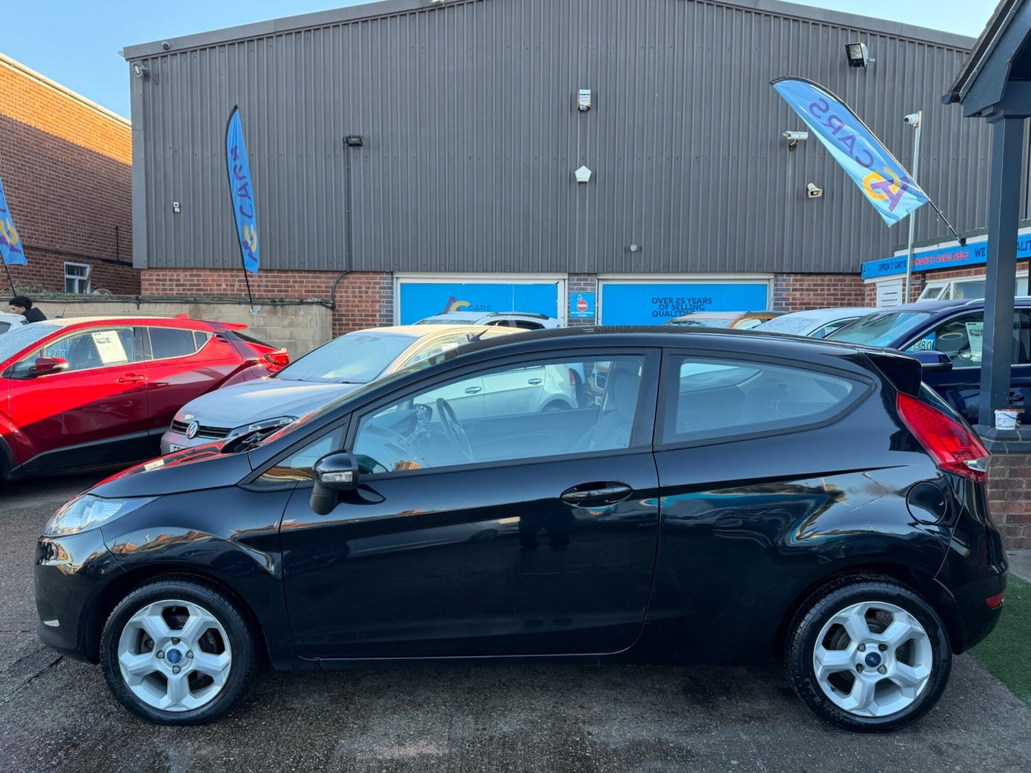 Used Ford Fiesta 2011 for sale - 77090953: Photo 31