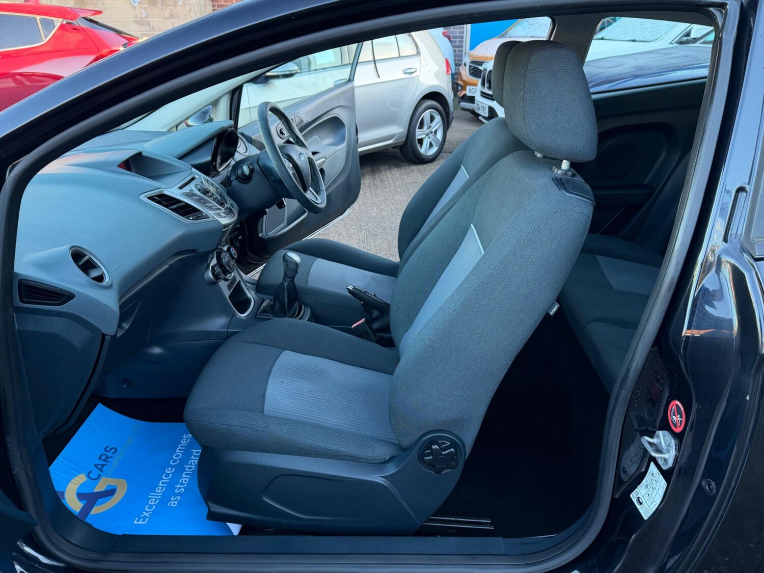 Used Ford Fiesta 2011 for sale - 77090953: Photo 41