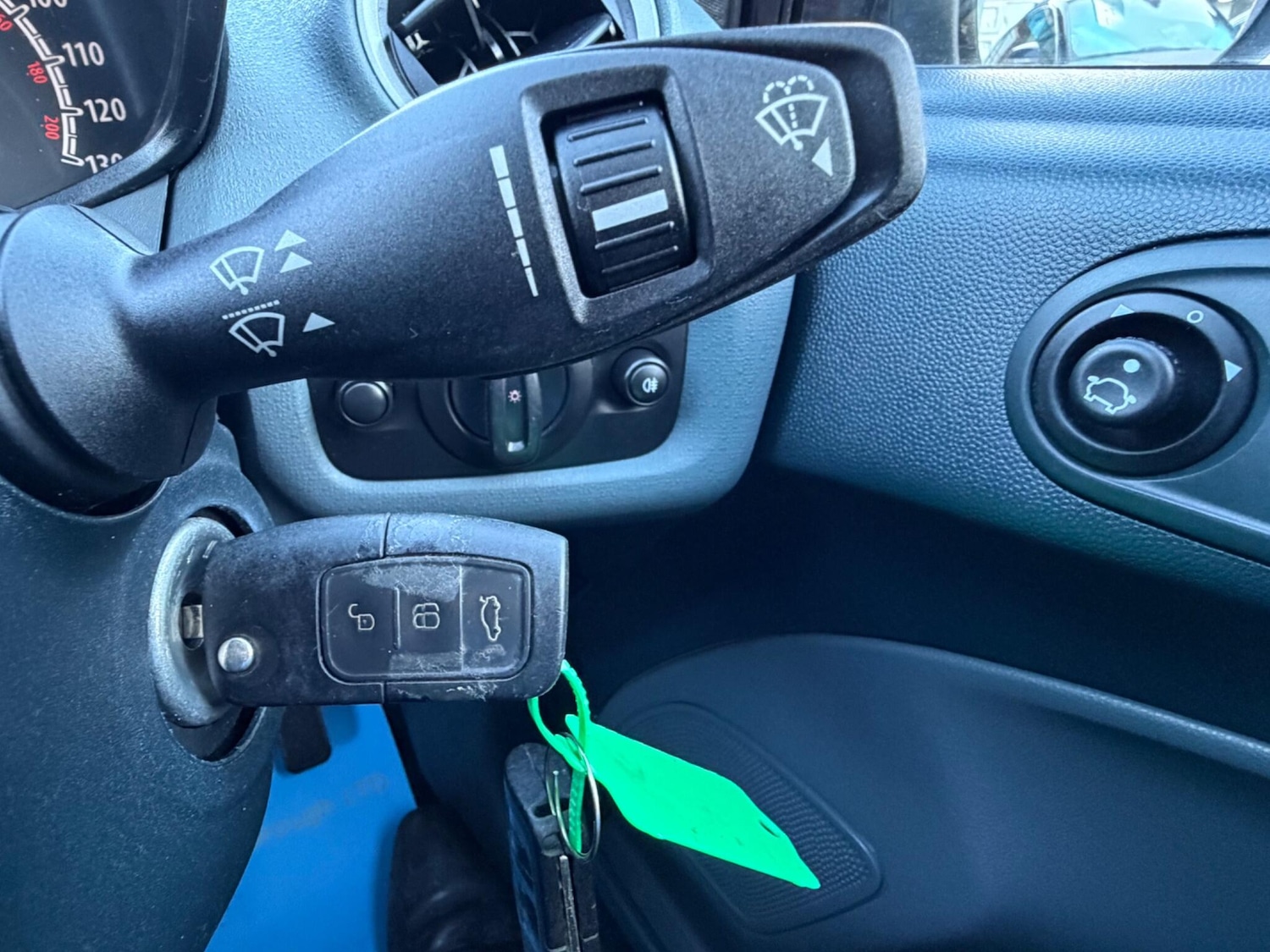 Used Ford Fiesta 2011 for sale - 77090953: Photo 58