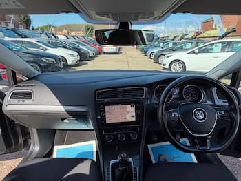 Used Volkswagen Golf 2017 for sale - 79781015: Photo