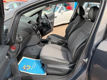 Used Vauxhall Corsa 2015 for sale - 79011762: Photo