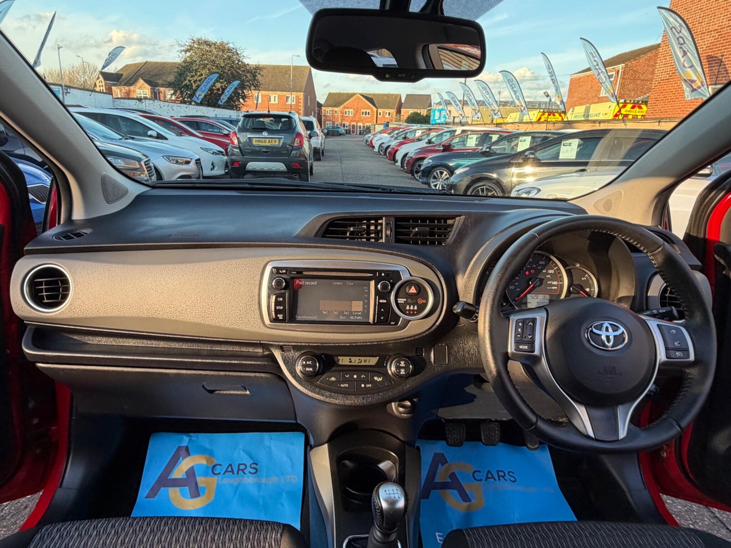 Used Toyota Yaris 2014 for sale - 77738083: Photo 2