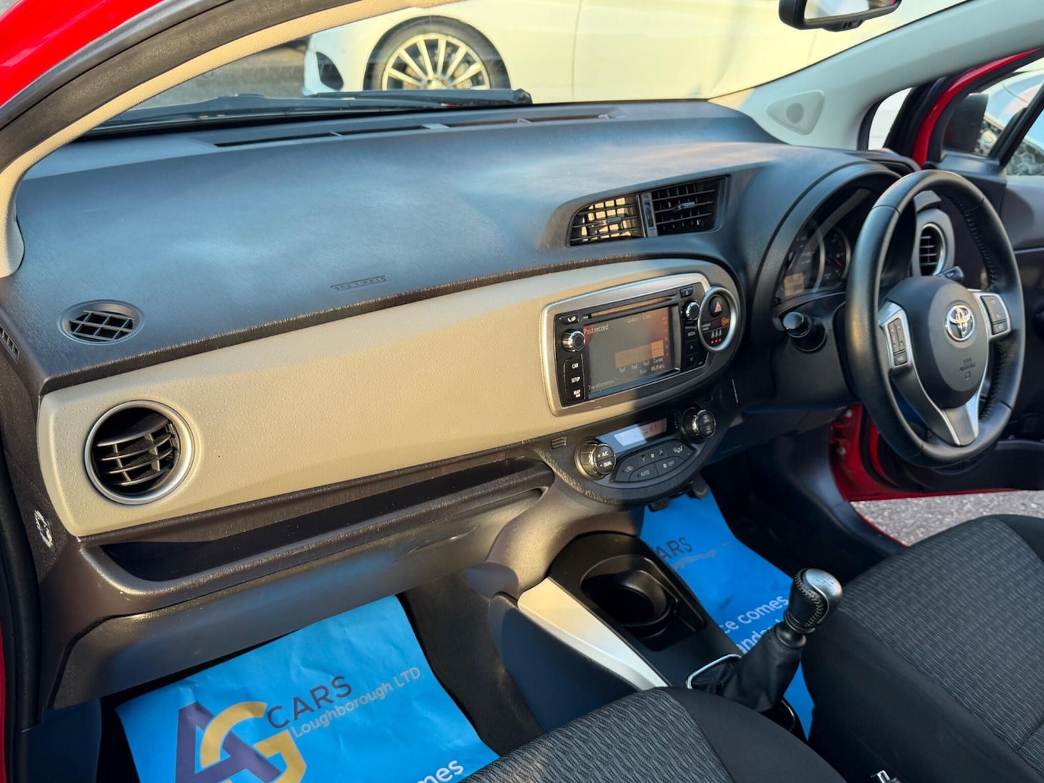 Used Toyota Yaris 2014 for sale - 77738083: Photo 24