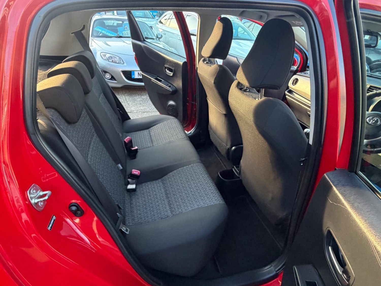 Used Toyota Yaris 2014 for sale - 77738083: Photo 27