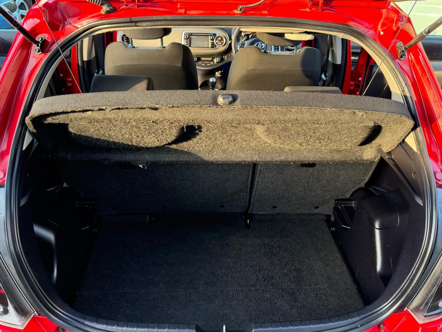 Used Toyota Yaris 2014 for sale - 77738083: Photo 46