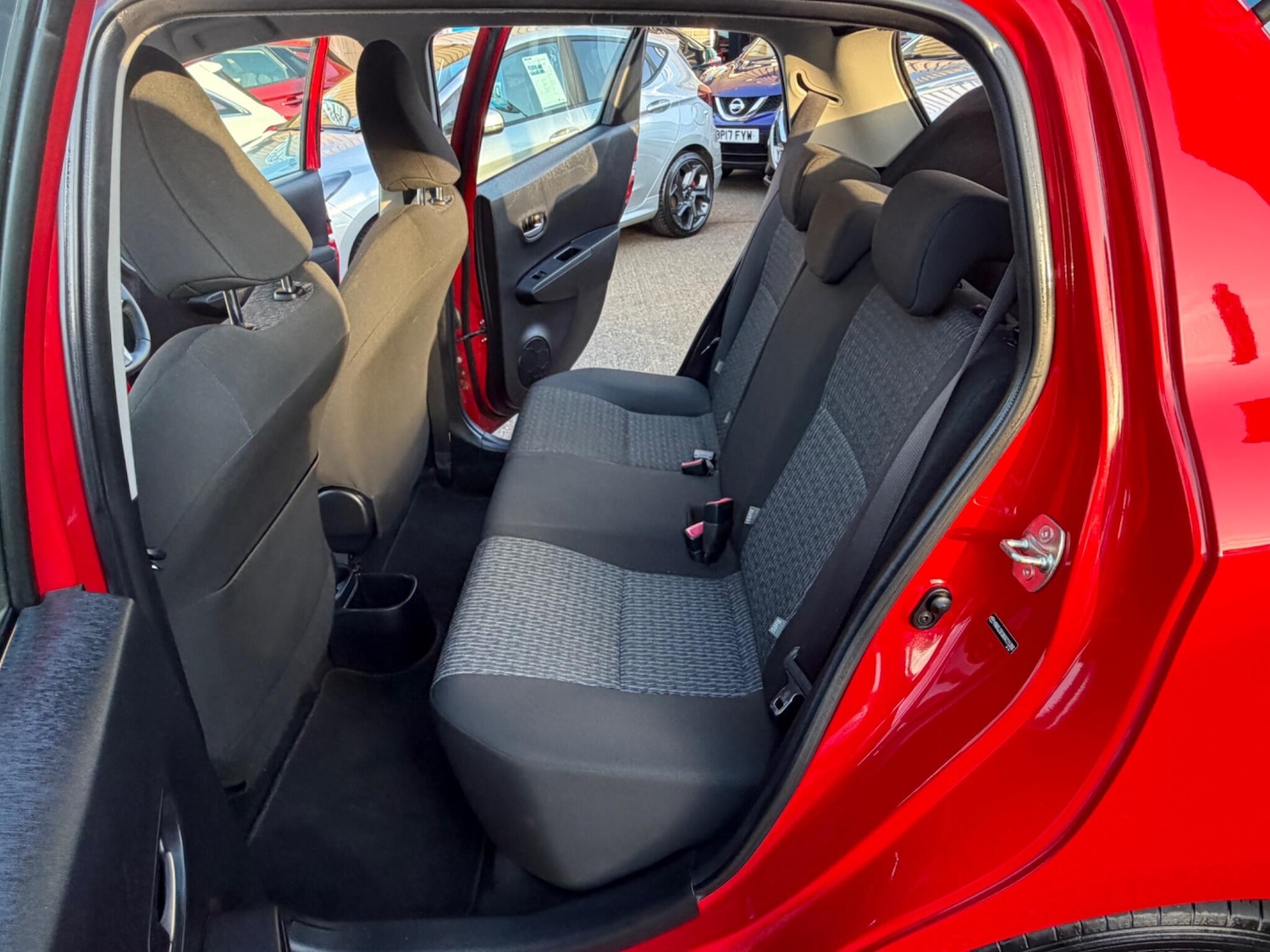 Used Toyota Yaris 2014 for sale - 77738083: Photo 5