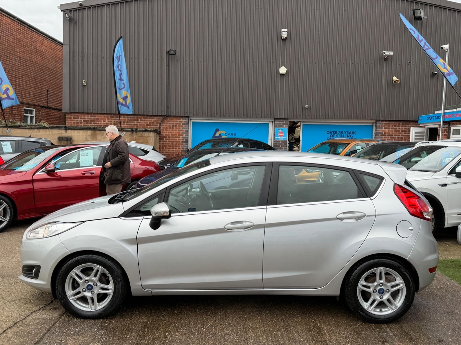 Used Ford Fiesta 2013 for sale - 77537466: Photo 8