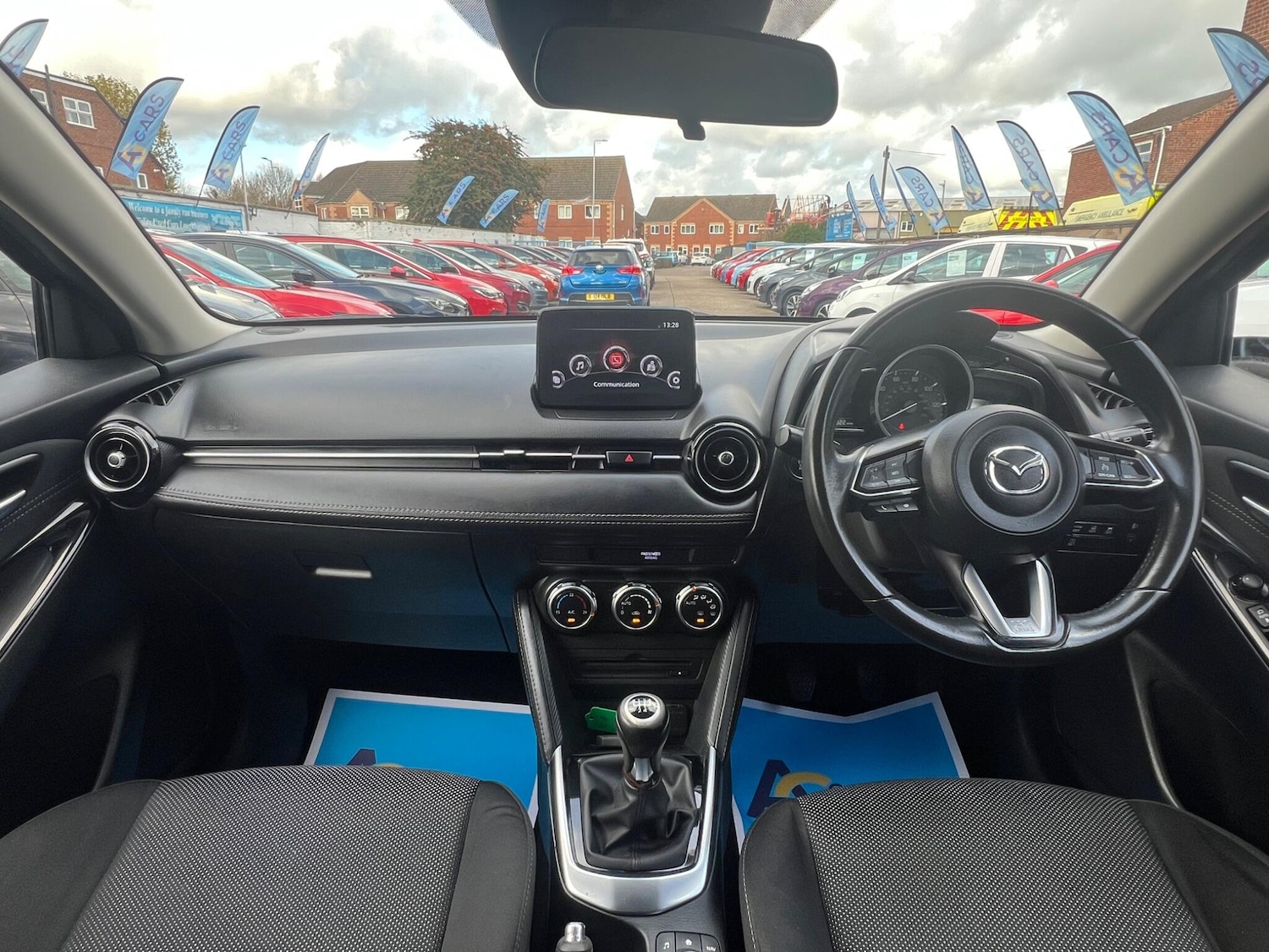 Used Mazda Mazda2 2019 for sale - 76550457: Photo 2