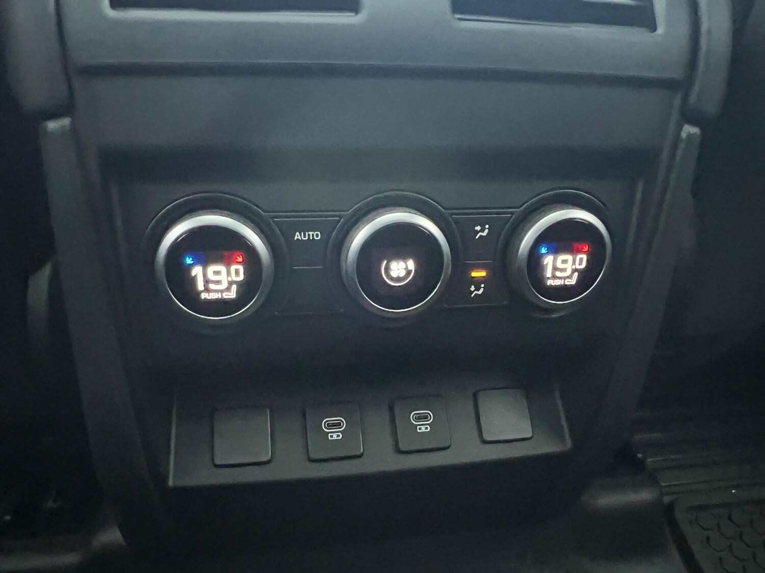 Used Land Rover Defender 110 for sale - 77696856: Photo 44