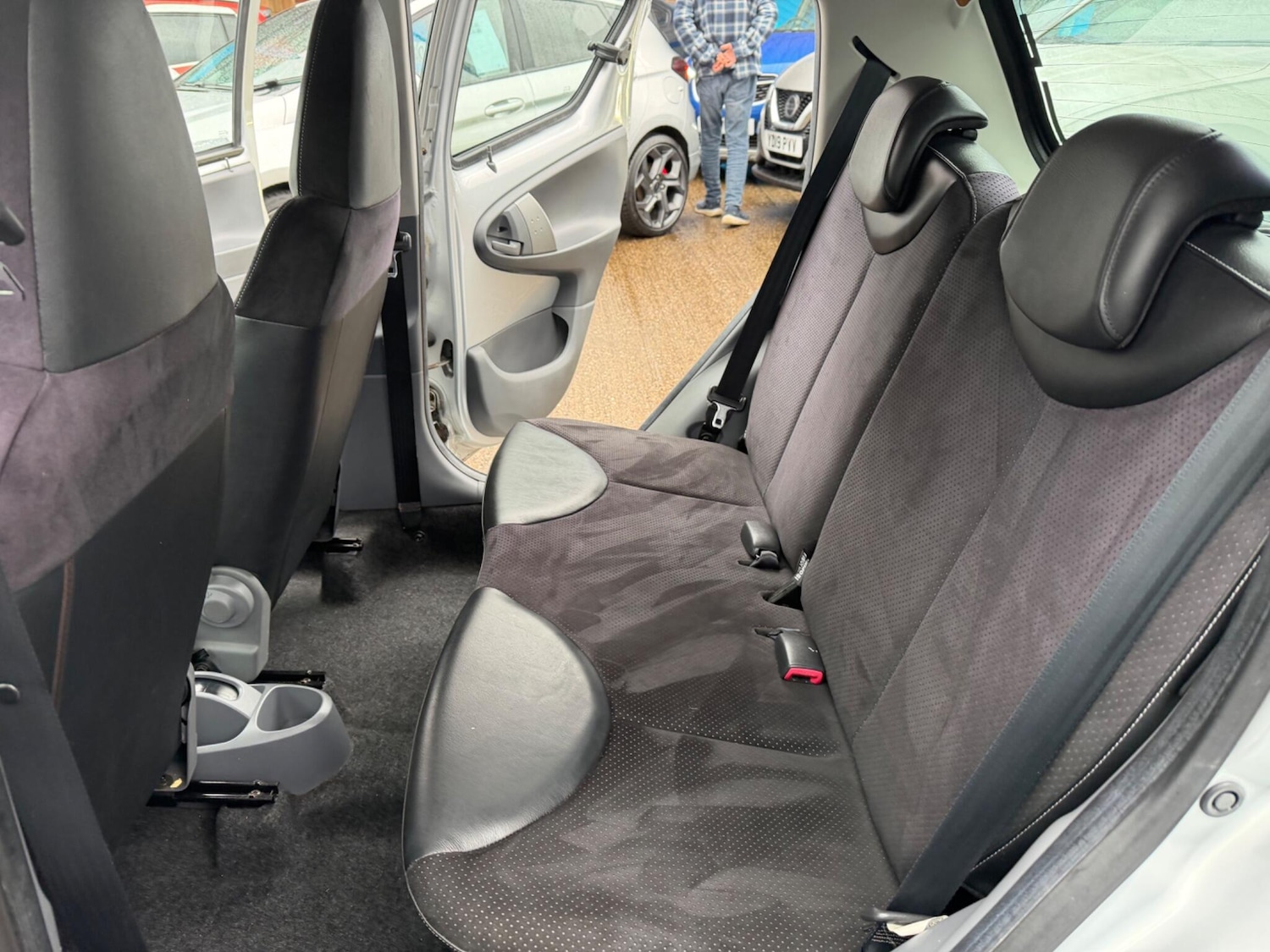 Used Toyota AYGO 2012 for sale - 77737554: Photo 28