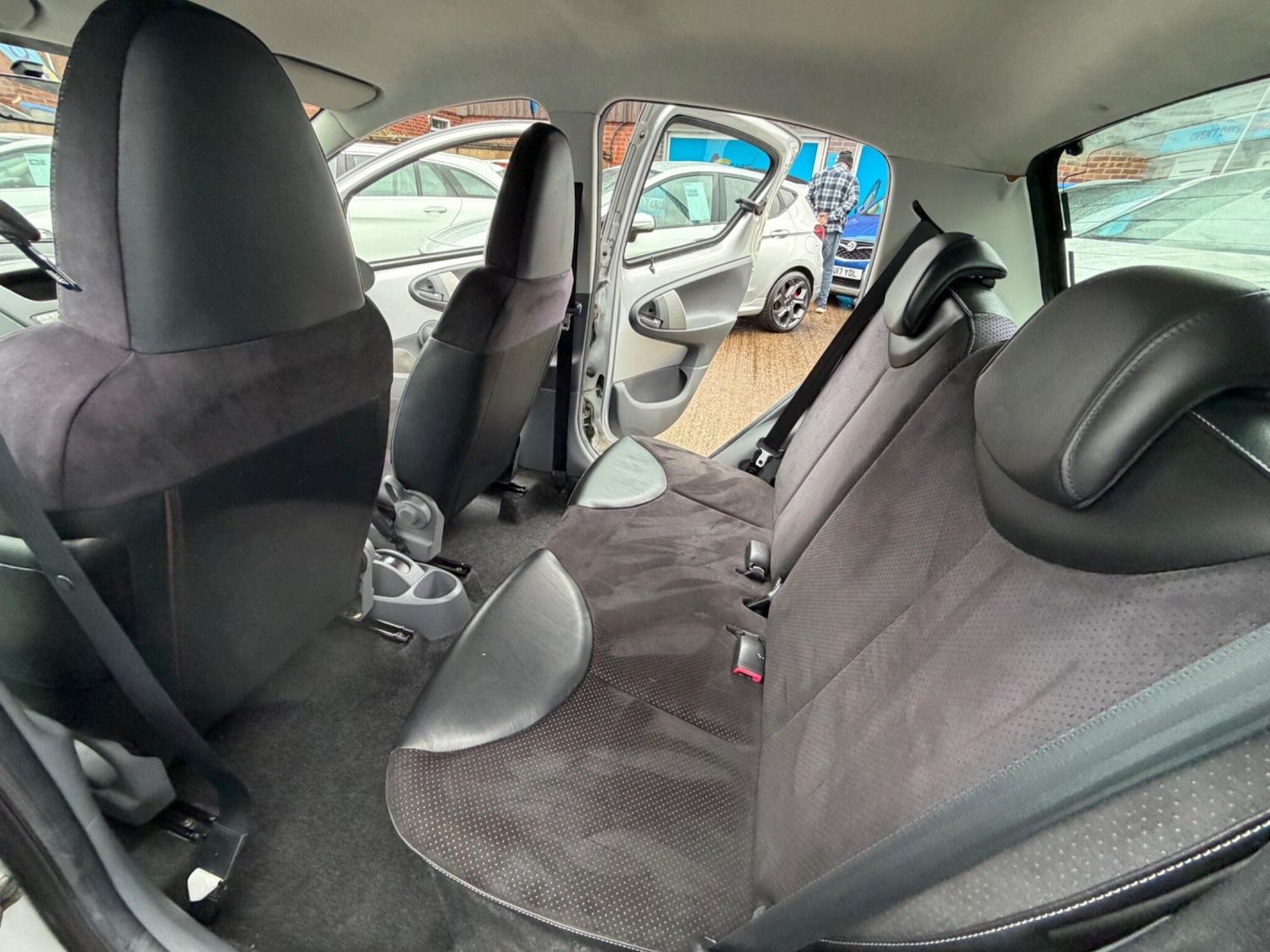 Used Toyota AYGO 2012 for sale - 77737554: Photo 32