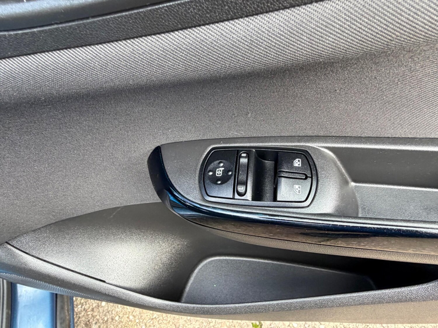 Used Vauxhall Corsa 2015 for sale - 77839183: Photo 33